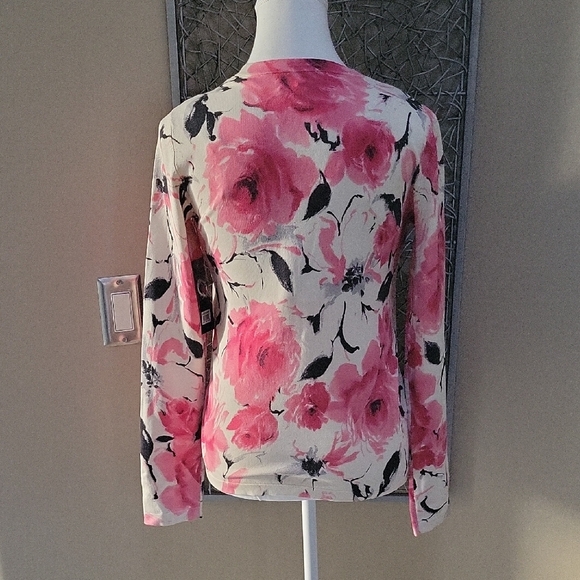 Jones New York Signature Silk Blend Fuscia Floral L/S V-Neck Cardigan - Picture 4 of 8